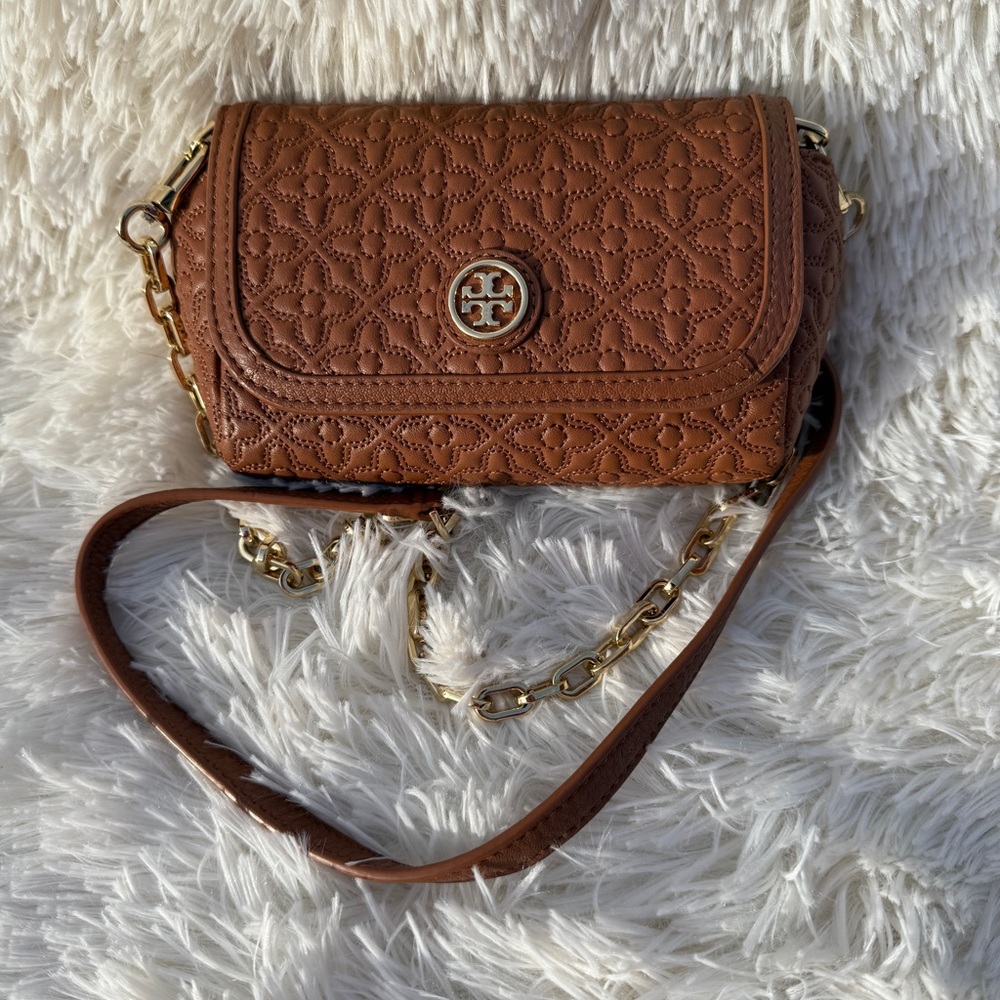 Tory Burch Signature Crossbody Bag - Picture 2 of 12